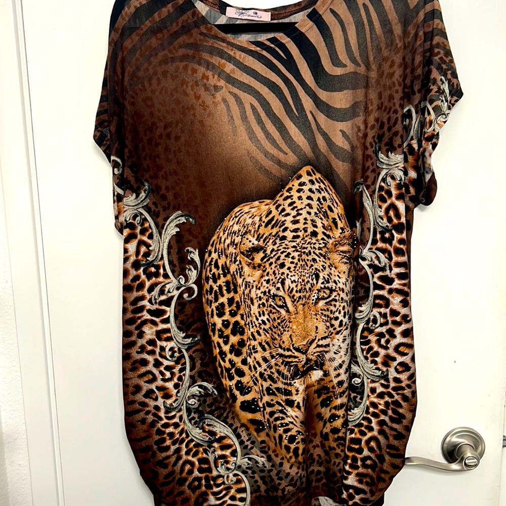 Blouse with animal print
